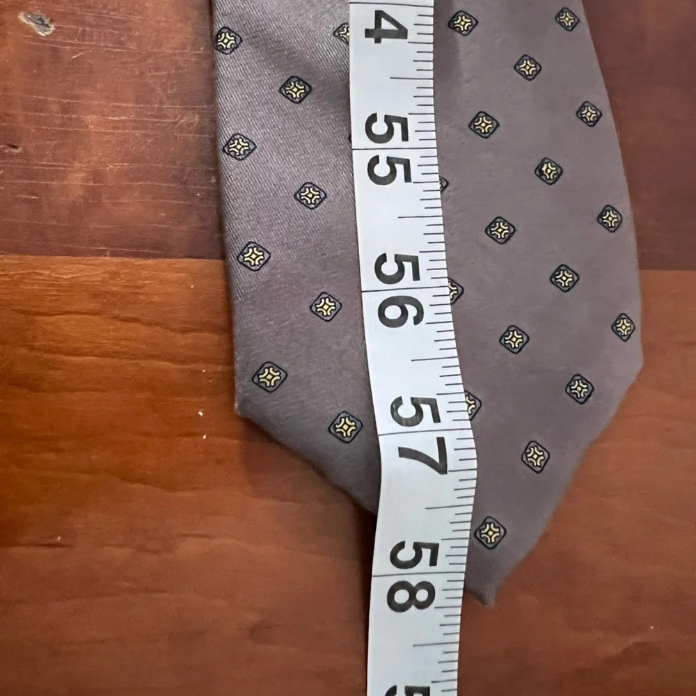 Men’s silk necktie